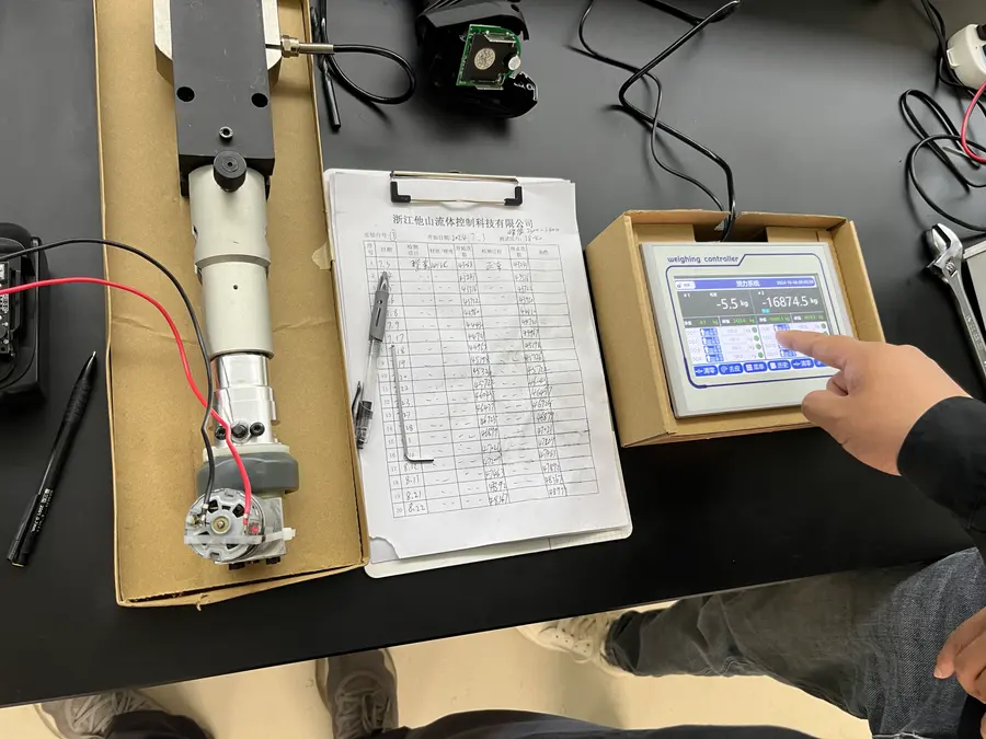 Force test setup at independent laboratory