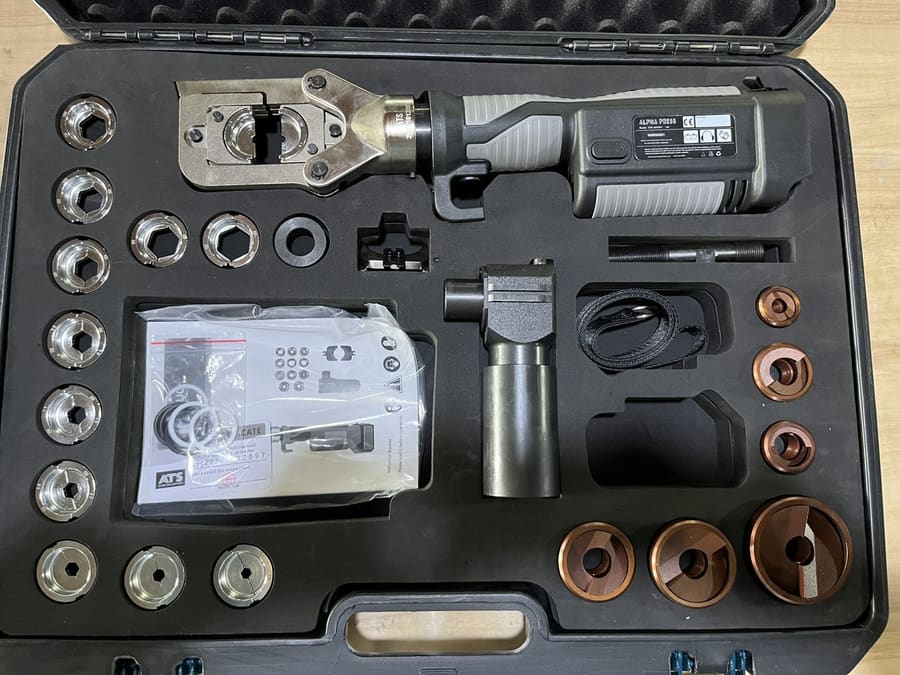 GES-60UNV kit showing collar die sizes