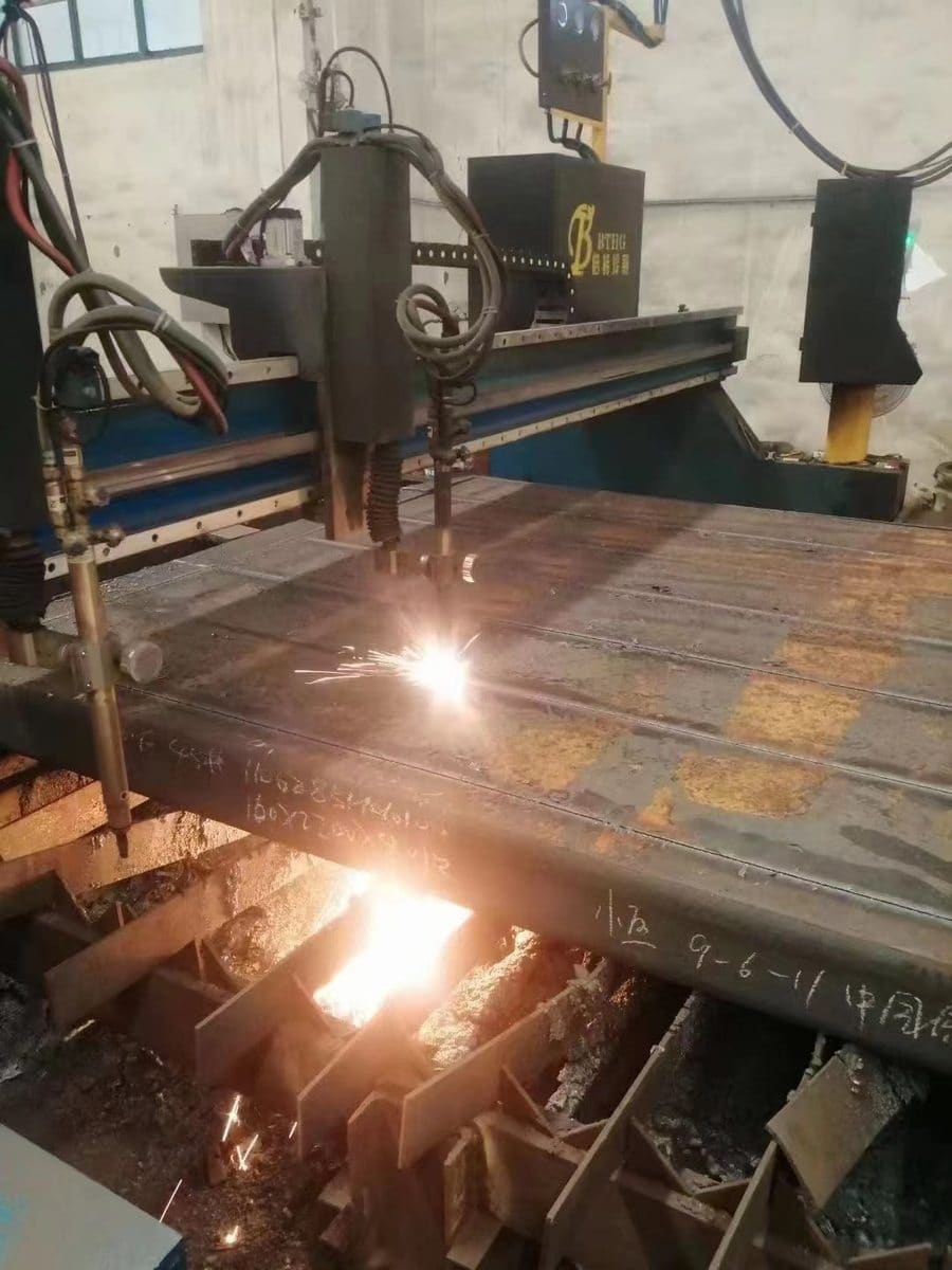 CNC flame cutting thick A36 steel plate